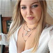 Offro lezioni individuali online o di persona a bambini e ragazzi, italiani o stranieri per aiutarli nell'apprendimento